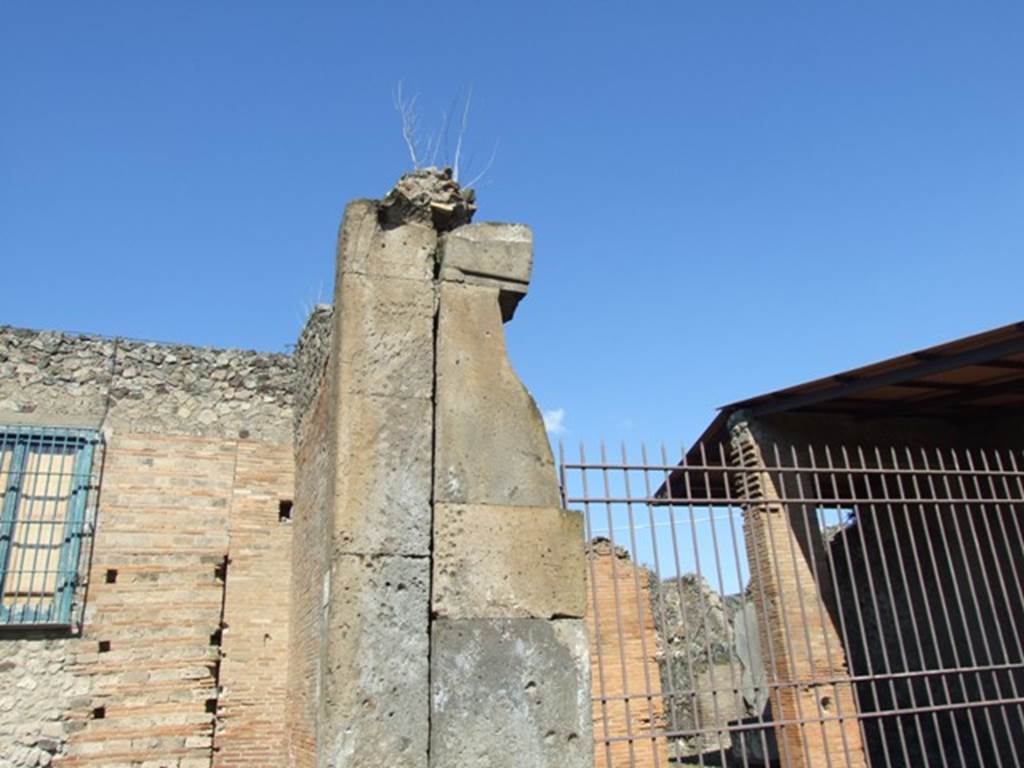 VII.4.23 Pompeii. March 2009. Pillar between VII.4.23 and VII.4.24.
Found painted in red and black in November 1821 on this pilaster was 
M(arcum)  Cerrinium  aed(ilem)  d(ignum)  r(ei)  p(ublicae)  o(ro)  v(os)  f(aciatis)     [CIL IV 556]
and underneath it was 
Marcellum
aed(ilem) rog(at)     [CIL IV 557]
See Pagano, M. and Prisciandaro, R., 2006. Studio sulle provenienze degli oggetti rinvenuti negli scavi borbonici del regno di Napoli.  Naples : Nicola Longobardi. (p. 123)
