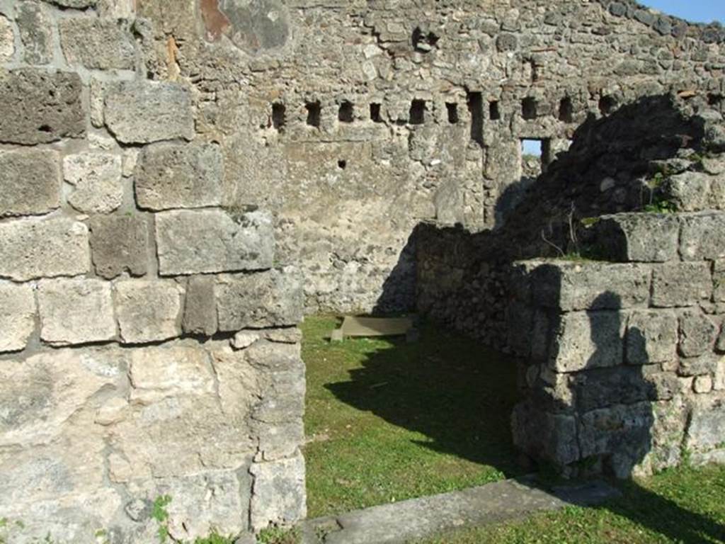 VII.4.31 Pompeii.  March 2009.  Doorway to Room 8.  Cubiculum. 