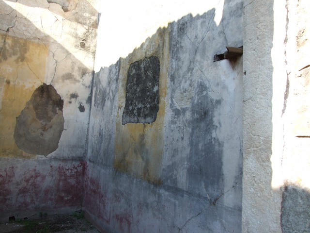 VII.4.31/51 Pompeii. 1842. 
Room 22, west wall. Drawing of the central wall painting of Polyphemus, looking out to sea at his beloved Galatea.  
Now in Naples Museum. Inventory number 8886.
See Zahn, W., 1842. Die schönsten Ornamente und merkwürdigsten Gemälde aus Pompeji, Herkulanum und Stabiae: II. Berlin: Reimer, Tav. 30.
