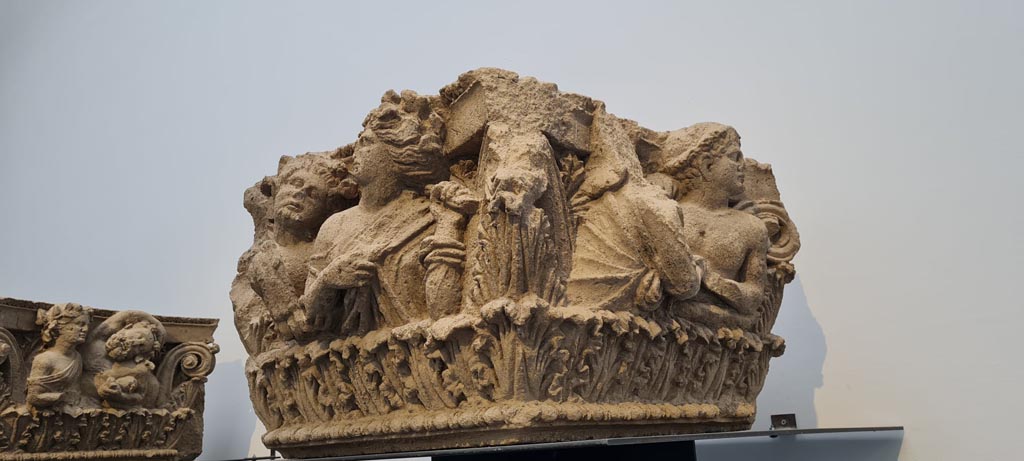 VII.4.57 Pompeii. April 2022. 
Figured capital from left hand (east) side of entrance doorway, on display in Antiquarium. Photo courtesy of Giuseppe Ciaramella.

