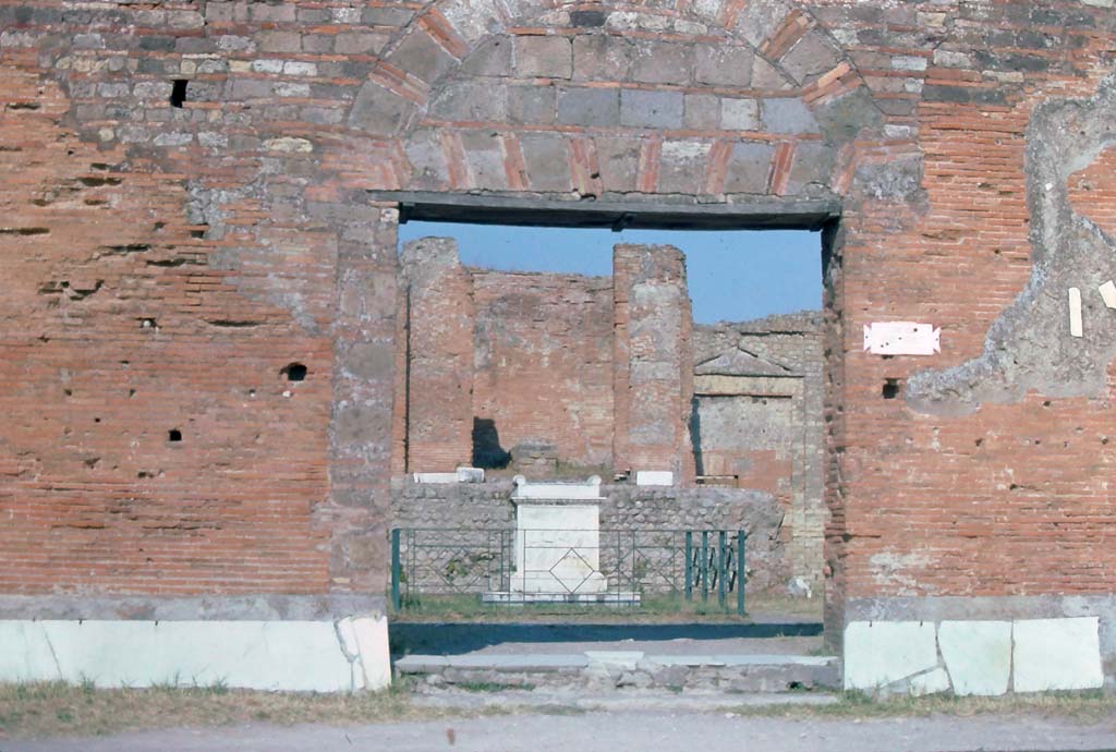 VII.9.2 Pompeii, 7th August 1976. Looking towards entrance on east side of Forum.
Photo courtesy of Rick Bauer, from Dr George Fay’s slides collection.
