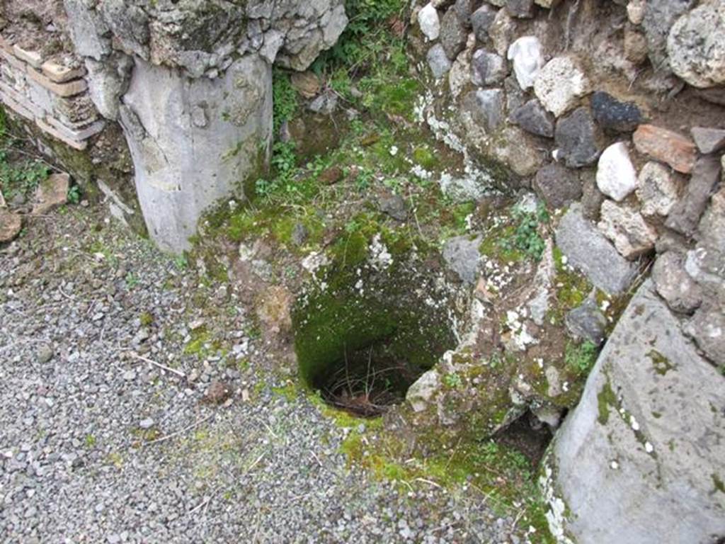 VII.9.47 Pompeii.  March 2009.  Room 14.  Cistern.