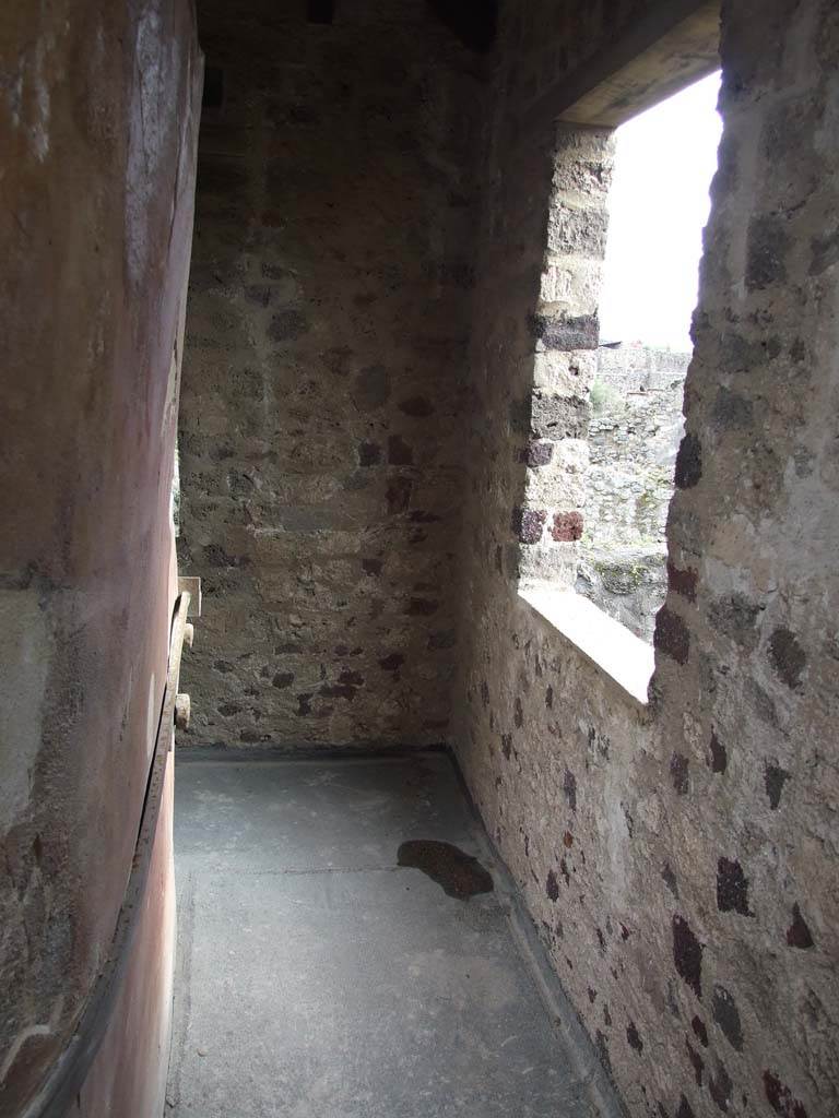 VII.12.20 Pompeii. March 2009.  Outer corridor, looking east, towards window overlooking Vicolo del Balcone Pensile.