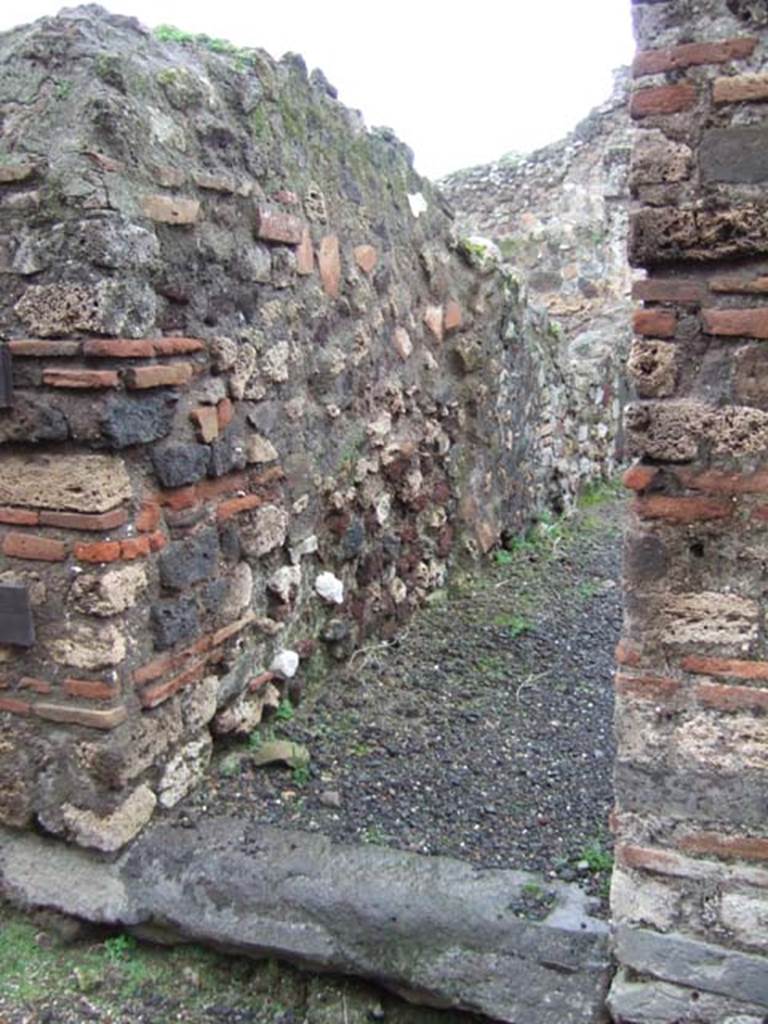VII.13.13 Pompeii. December 2005. Entrance to lower dwelling.
