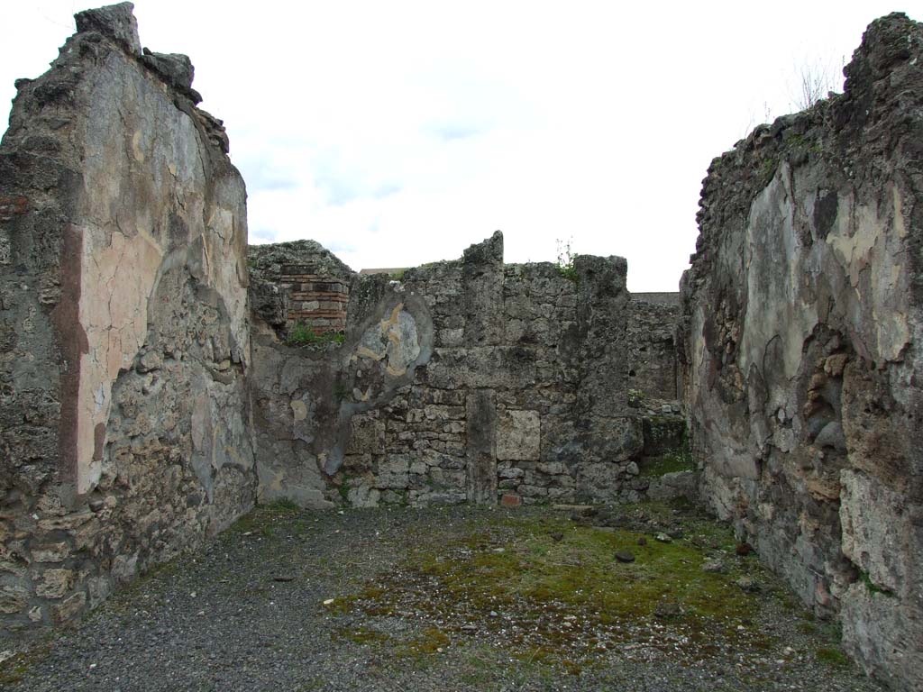 VII.14.5 Pompeii. March 2009. Room 9, east end of south portico.  