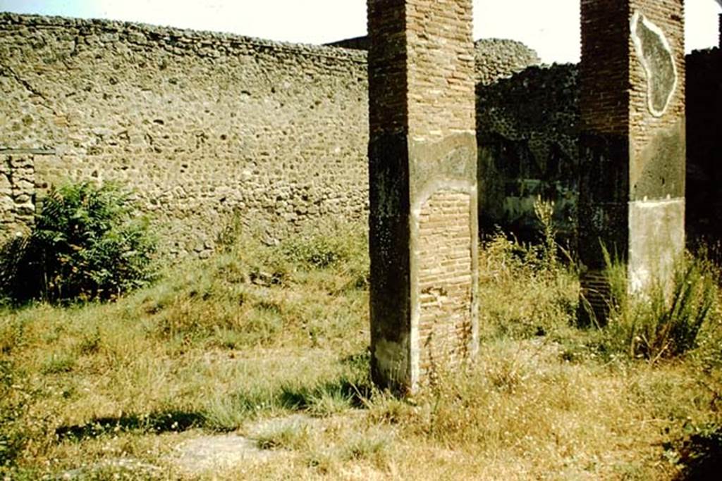 VII.14.9 Pompeii. 1957. Looking north-east across garden area. Photo by Stanley A. Jashemski.
Source: The Wilhelmina and Stanley A. Jashemski archive in the University of Maryland Library, Special Collections (See collection page) and made available under the Creative Commons Attribution-Non Commercial License v.4. See Licence and use details.
J57f0148 
