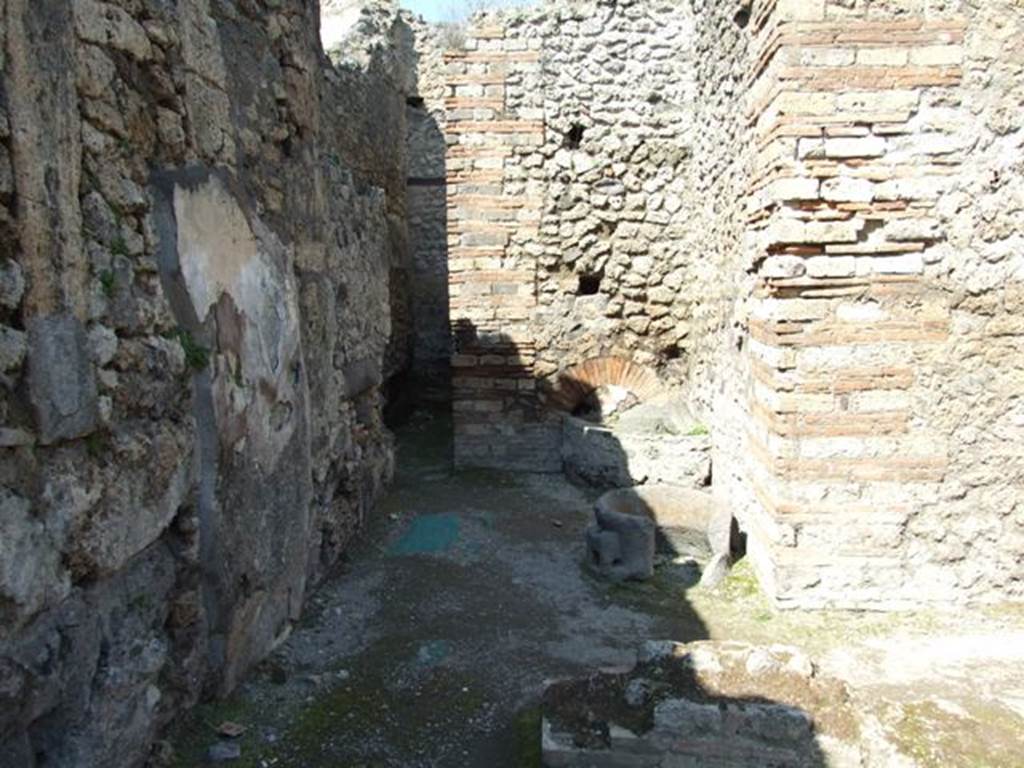 VII.14.9 Pompeii.  March 2009.  Looking north from room 7 to room 8.