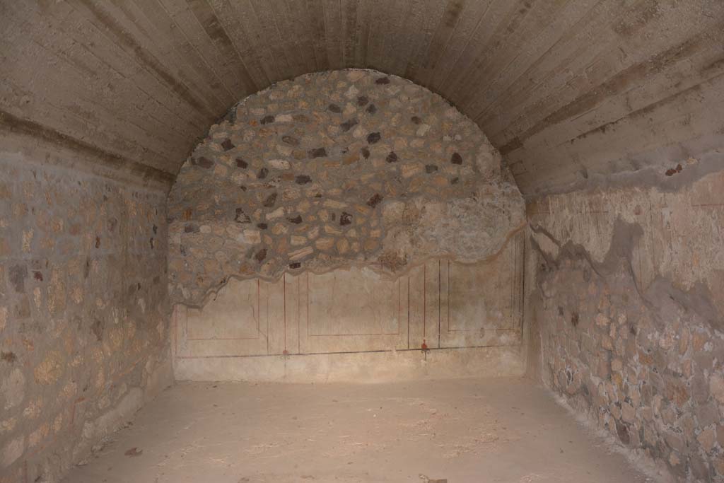 VII.16.17-22 Pompeii. October 2018. Room 8, looking towards north wall.
Foto Annette Haug, ERC Grant 681269 DCOR.
