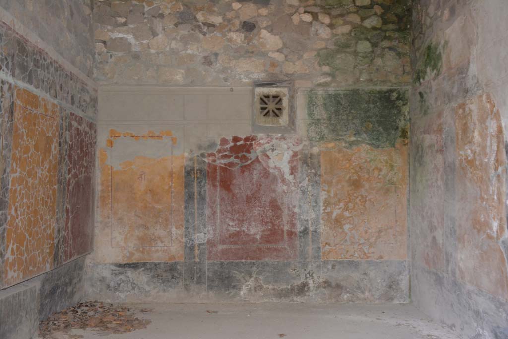 VII.16.17-22 Pompeii. October 2018. Triclinium, looking towards east wall.
Foto Annette Haug, ERC Grant 681269 DCOR.
