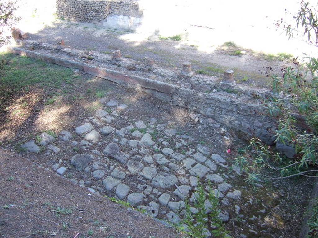 VIII.1.a Pompeii.  Villa Imperiale - possible Via Antiqua.  September 2005.  Soil was brought in to cover the old road when making the garden of the Villa. See Jashemski, W. F., 1993. The Gardens of Pompeii, Volume II: Appendices. New York: Caratzas. (p.284).