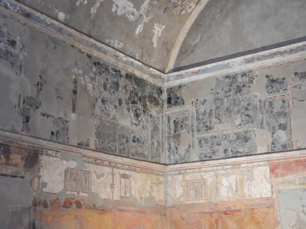 VIII.1.a, Pompeii. May 2018. Looking towards north-east corner of oecus A. Photo courtesy of Buzz Ferebee.