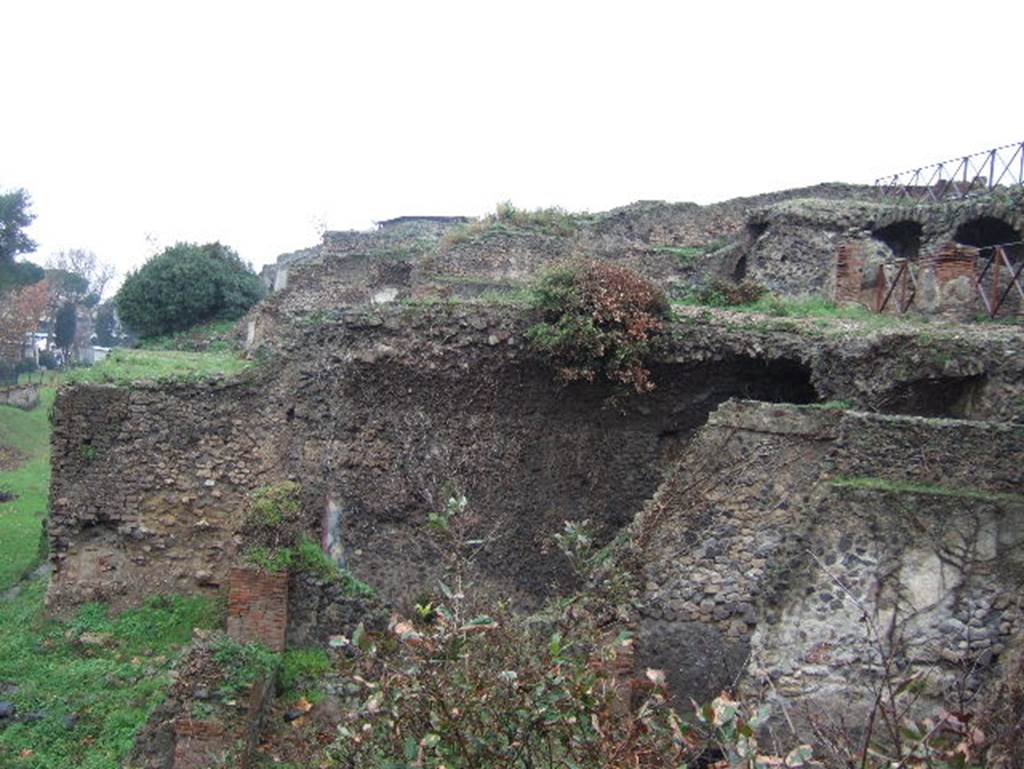 VIII.2.37 and VIII.2.39 Pompeii. December 2005. 
Looking west across the rears, from Triangular Forum, with VIII.2.39, on right.
