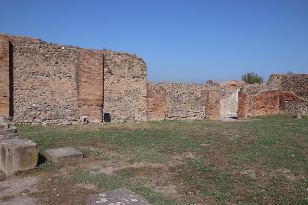 VIII.3.1 Pompeii. March 2014. Looking towards north-east corner on east side of entrance doorway.
Foto Annette Haug, ERC Grant 681269 DÉCOR.
