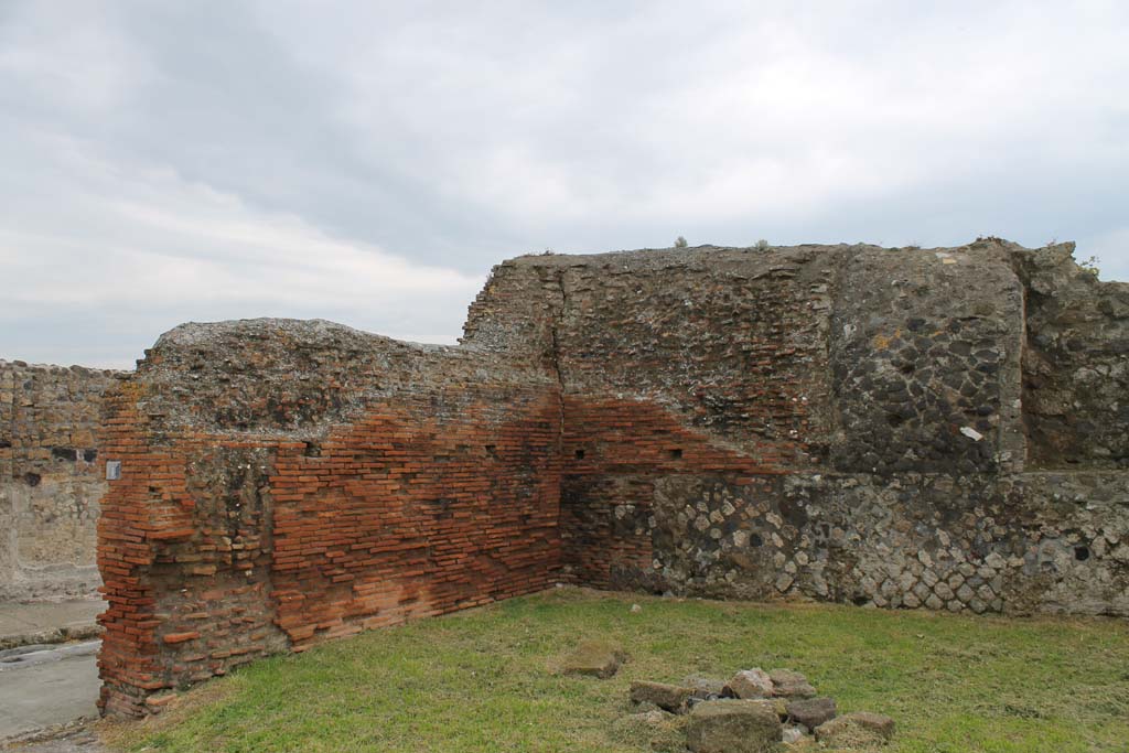 VIII.3.1 Pompeii. October 2022. Niche in east wall at north end. Photo courtesy of Klaus Heese. 