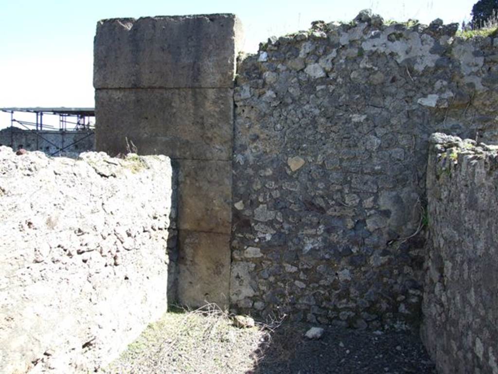VIII.5.28 Pompeii.  March 2009.   Room 13, Small room.  East wall.