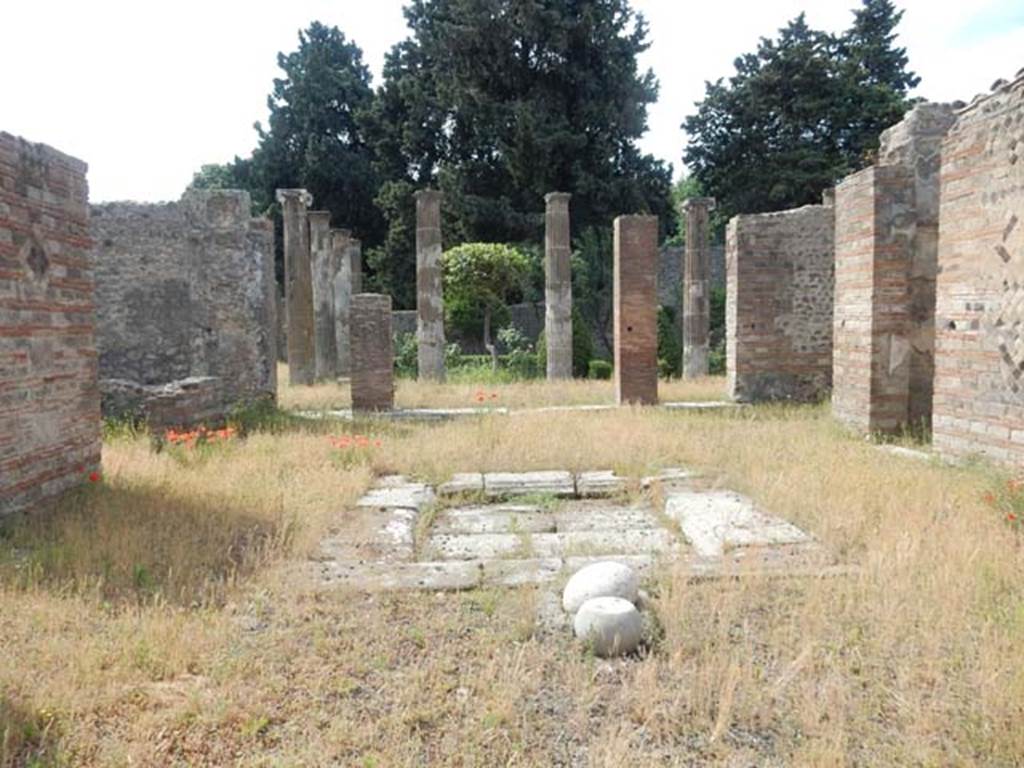 VIII.5.28 Pompeii. May 2017. Room 1, atrium, looking south across impluvium. Photo courtesy of Buzz Ferebee.
