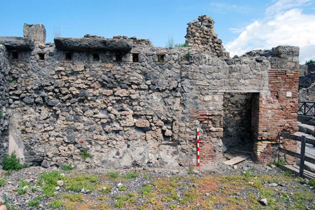 VIII.7.23 Pompeii. June 2009. North wall of entrance room. Photo courtesy of Sera Baker.