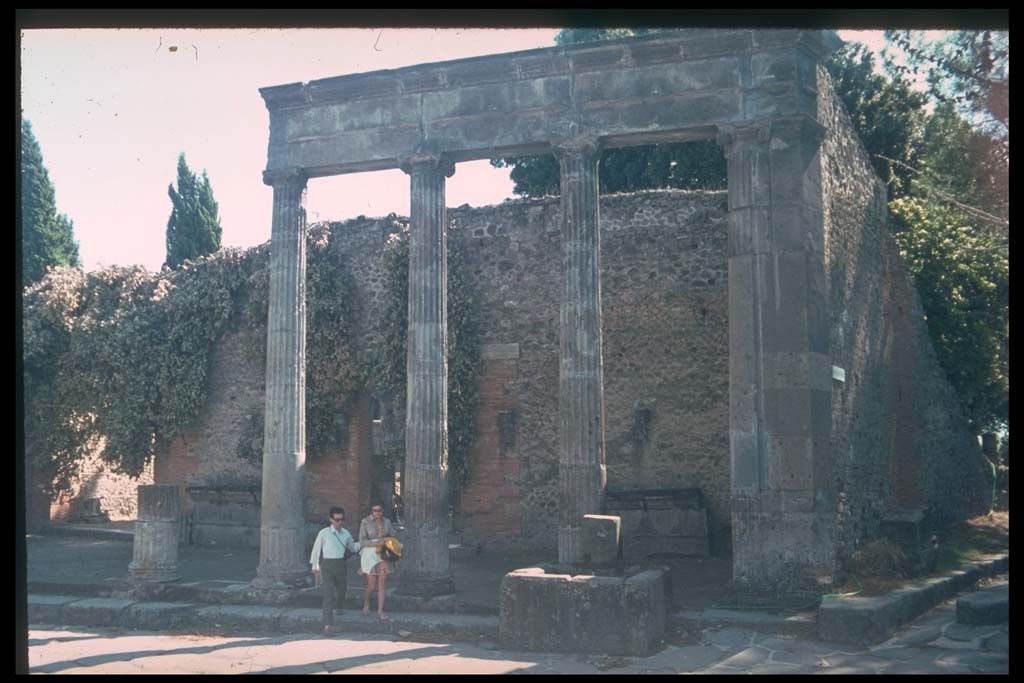 VIII.7.30 Pompeii. December 2006. Triangular Forum. Columns at entrance.