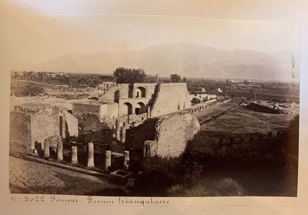 VIII.7.30 Pompeii. 1905.  Looking east towards the entrance columns of the Triangular Forum, photographed from Vicolo delle Pareti Rosse. Photo courtesy of Rick Bauer. 
