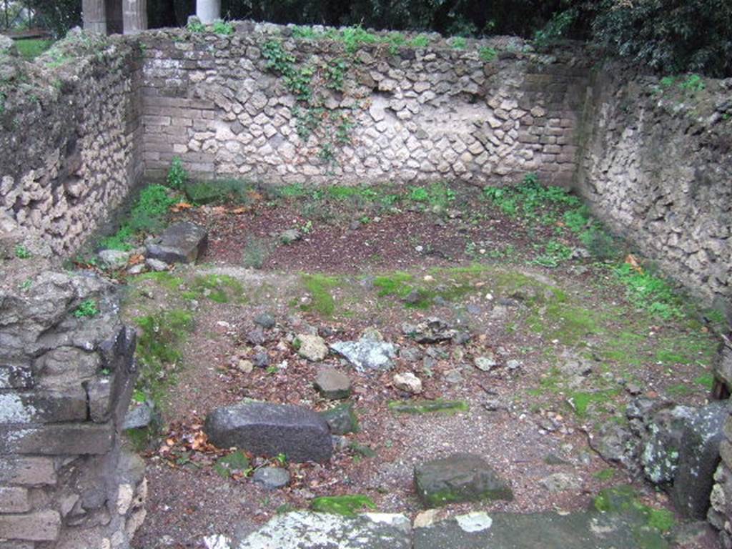 VIII.7.31 Pompeii. December 2005. Looking east into tomb.