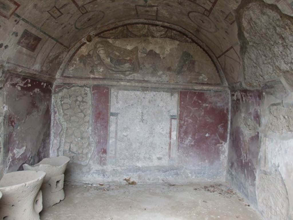 IX.2.10 Pompeii. W.1487. Tablinum, east wall with painted decoration.
Photo by Tatiana Warscher. Photo © Deutsches Archäologisches Institut, Abteilung Rom, Arkiv.
