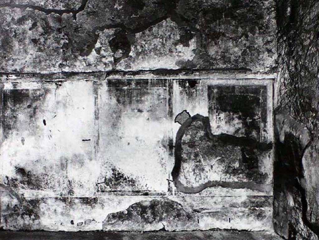IX.2.10 Pompeii. 1886. Watercolour copy of south wall of cubiculum.
The blue panel in the centre has the painting of Polyphemus and Galatea.
See D’Amelio P., 1886. Dipinti Murali di Pompei. Naples: Richter. Tav. 1.
