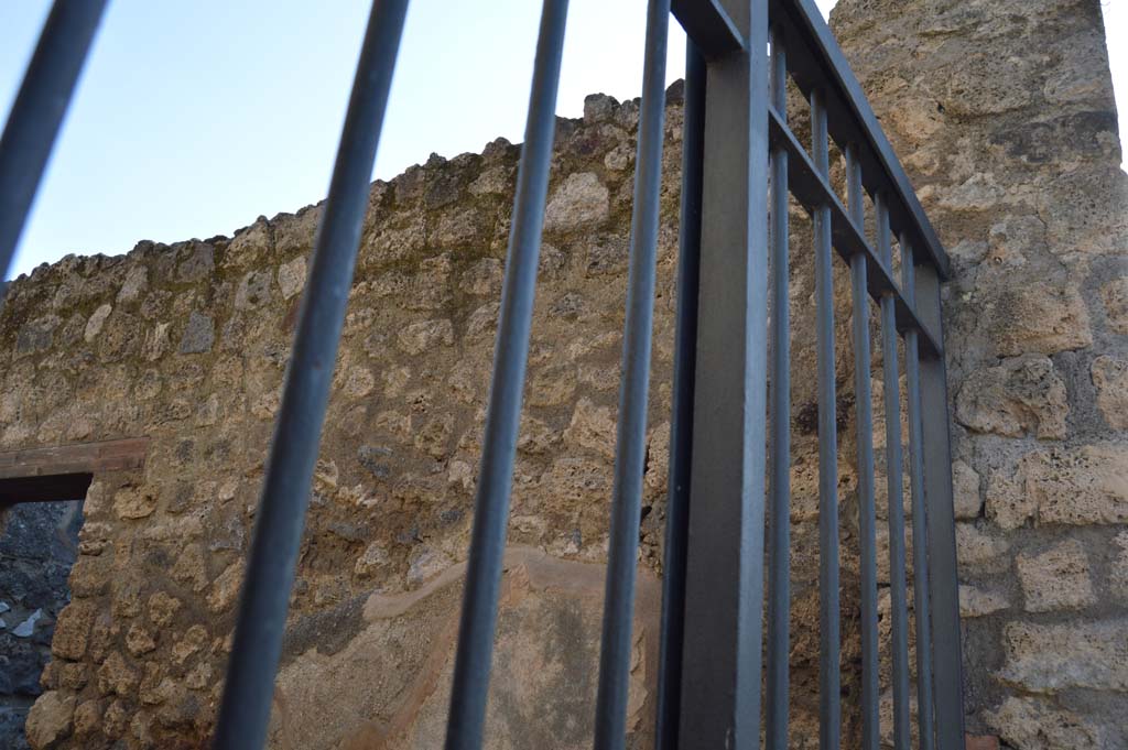 IX.2.26 Pompeii. March 2019. Looking towards upper west wall of entrance corridor/fauces.
Foto Taylor Lauritsen, ERC Grant 681269 DÉCOR.
