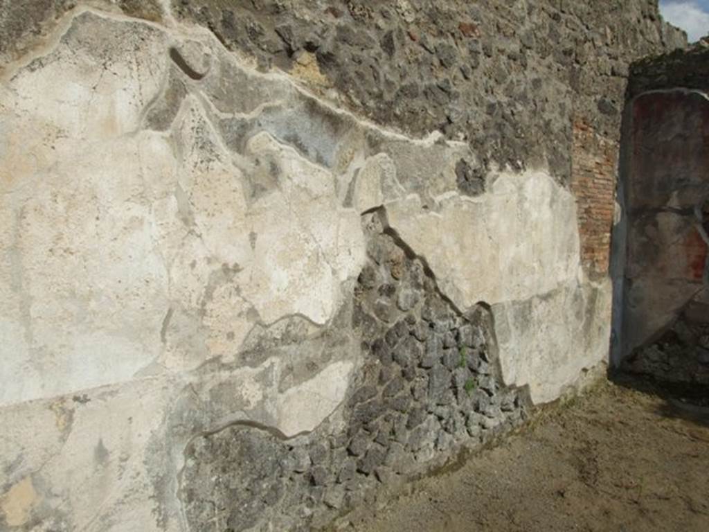 IX.3.5 Pompeii. March 2009. Room 30, east wall of secondary atrium. The walls of the secondary atrium would have been painted with a black dado. The middle zone would have been painted red.
See Bragantini, de Vos, Badoni, 1986. Pitture e Pavimenti di Pompei, Parte 3. Rome: ICCD. (p.443, atrio 29)
