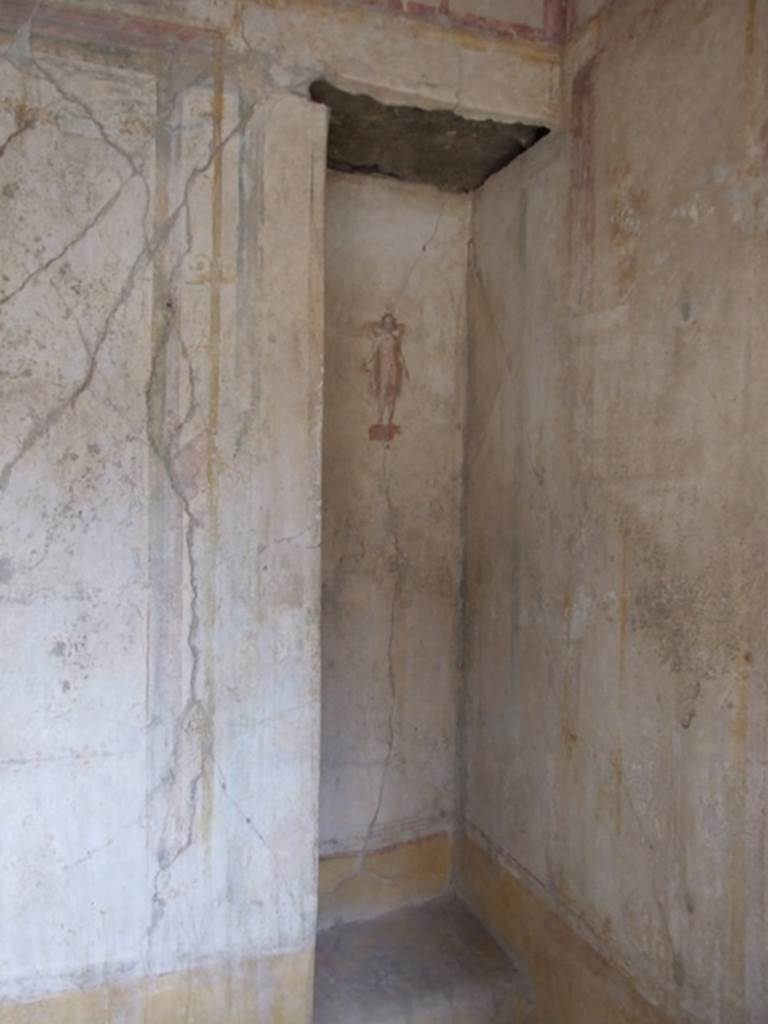 IX.3.5 Pompeii.  March 2009. Room 4.  North east corner with recess.
