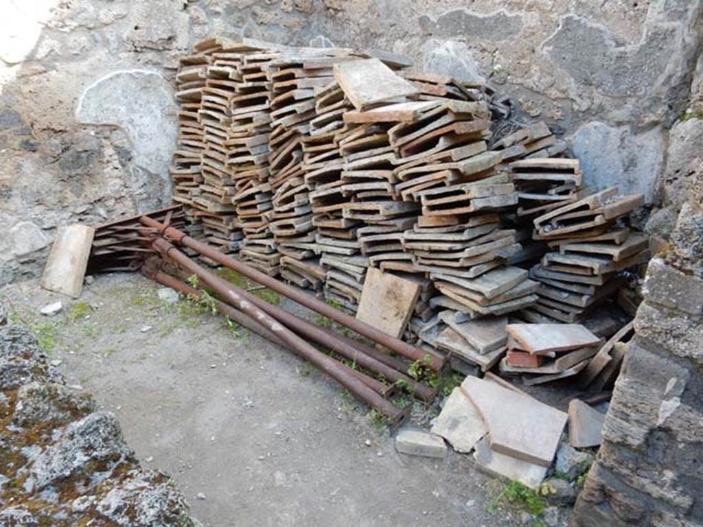 IX.3.5 Pompeii. May 2015. Room 10. Photo courtesy of Buzz Ferebee. 
