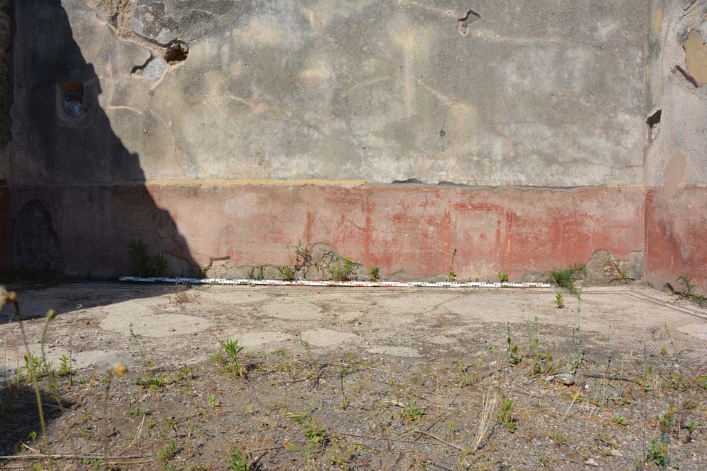 IX.5.6 Pompeii. May 2017. East ala e, lower east wall 
Foto Christian Beck, ERC Grant 681269 DCOR.

