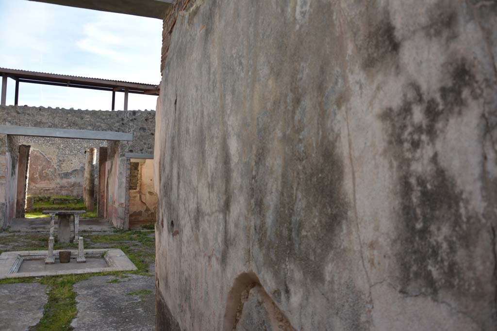 IX.5.11 Pompeii. March 2017. Room a, looking south along west wall.   
Foto Christian Beck, ERC Grant 681269 DÉCOR.
