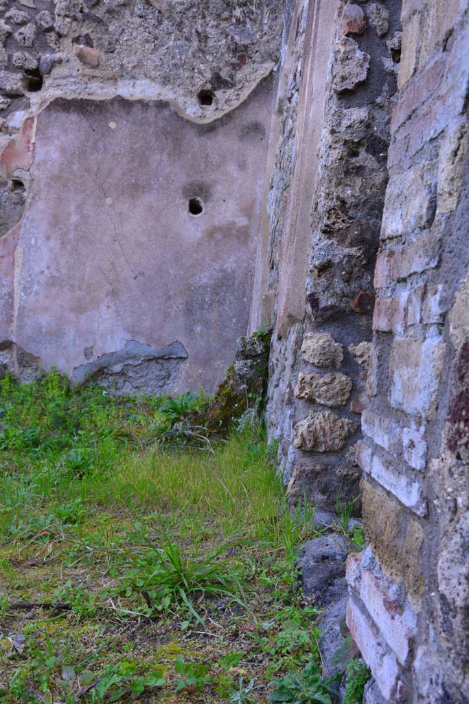 IX.5.18 Pompeii. March 2017. 
Room i, looking towards south-east corner of atrium, past doorway to room h, on right.
The very small ruined wall would be part of the west wall of room i.
Foto Christian Beck, ERC Grant 681269 DÉCOR.
