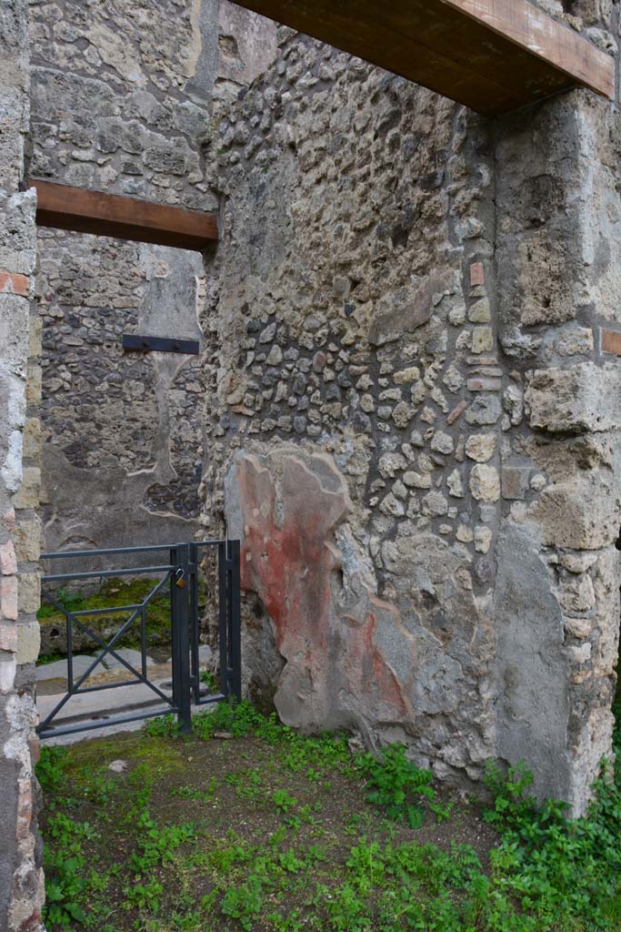 IX.5.18 Pompeii. March 2017. Room a, west wall of entrance corridor.
Foto Christian Beck, ERC Grant 681269 DÉCOR.

