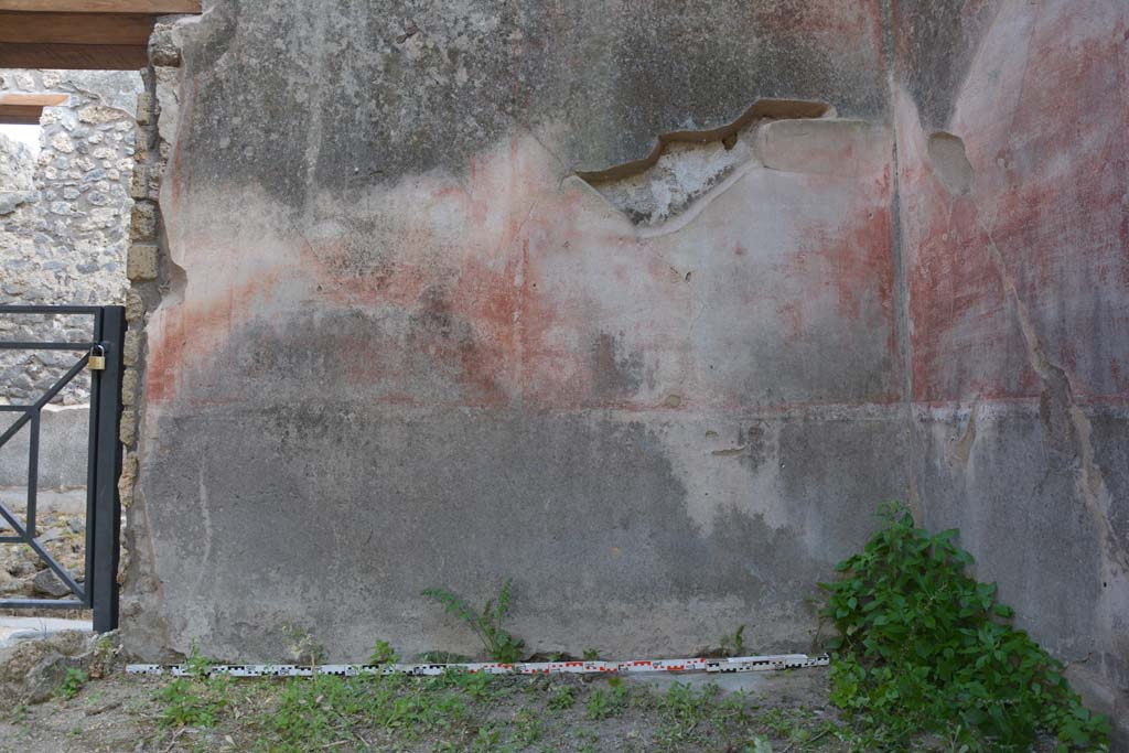 IX.5.18 Pompeii. May 2017. Room d, looking towards south wall at west end.
Foto Christian Beck, ERC Grant 681269 DÉCOR.
