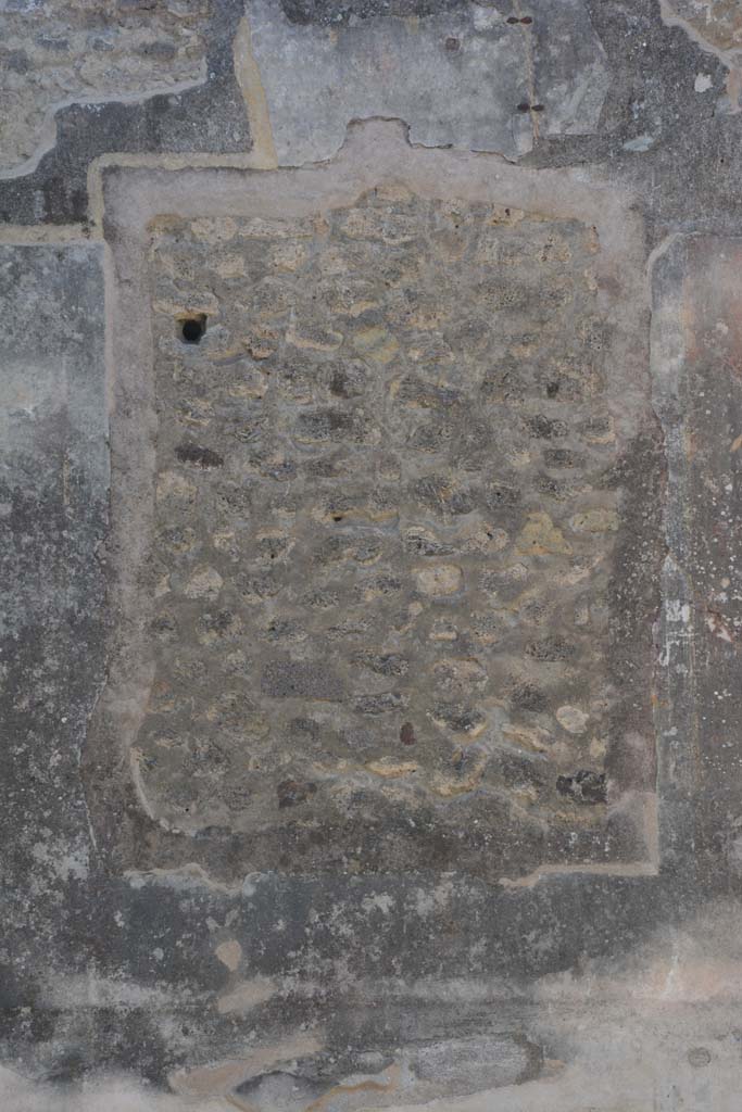 IX.5.18 Pompeii. May 2017. Room “f”, site of painting from west wall.
Foto Christian Beck, ERC Grant 681269 DÉCOR.
