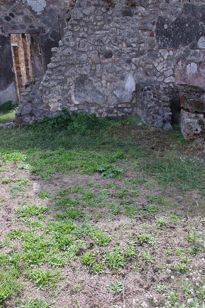 IX.6.4 Pompeii. October 2024. 
Looking south across atrium towards area of room d’. Photo courtesy of Klaus Heese
