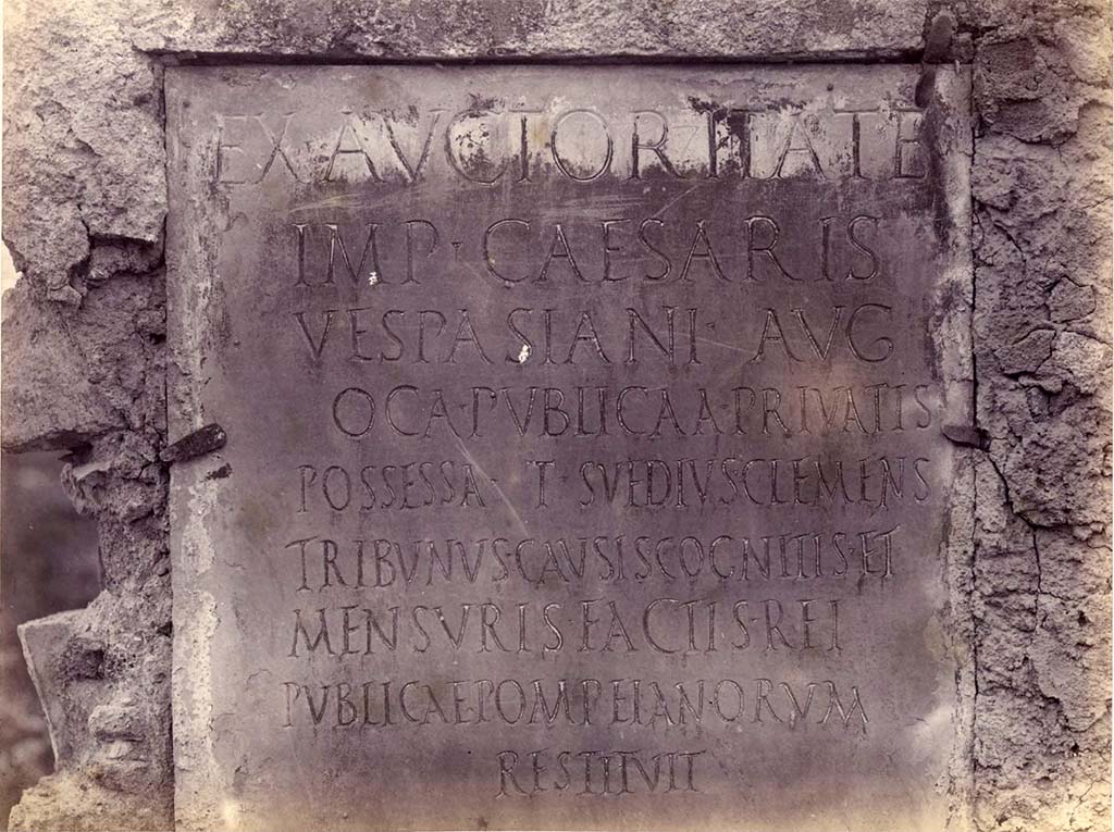 Via dei Sepolcri near Porta Ercolano or Herculaneum Gate. Inscription in the Via dei Sepolcri, photo between 1869-1877. 
Photo by John Henry Parker (1806-1884) courtesy of the British School at Rome Digital Collections.
See https://digitalcollections.bsr.ac.uk/islandora/object/PARKER:1053
