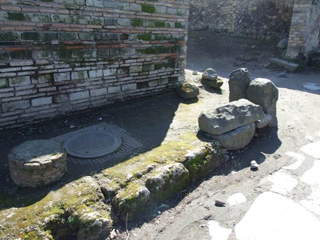 Via dell’ Abbondanza. East corner of junction with Vicolo dell’ Anfiteatro at II.5. March 2009.