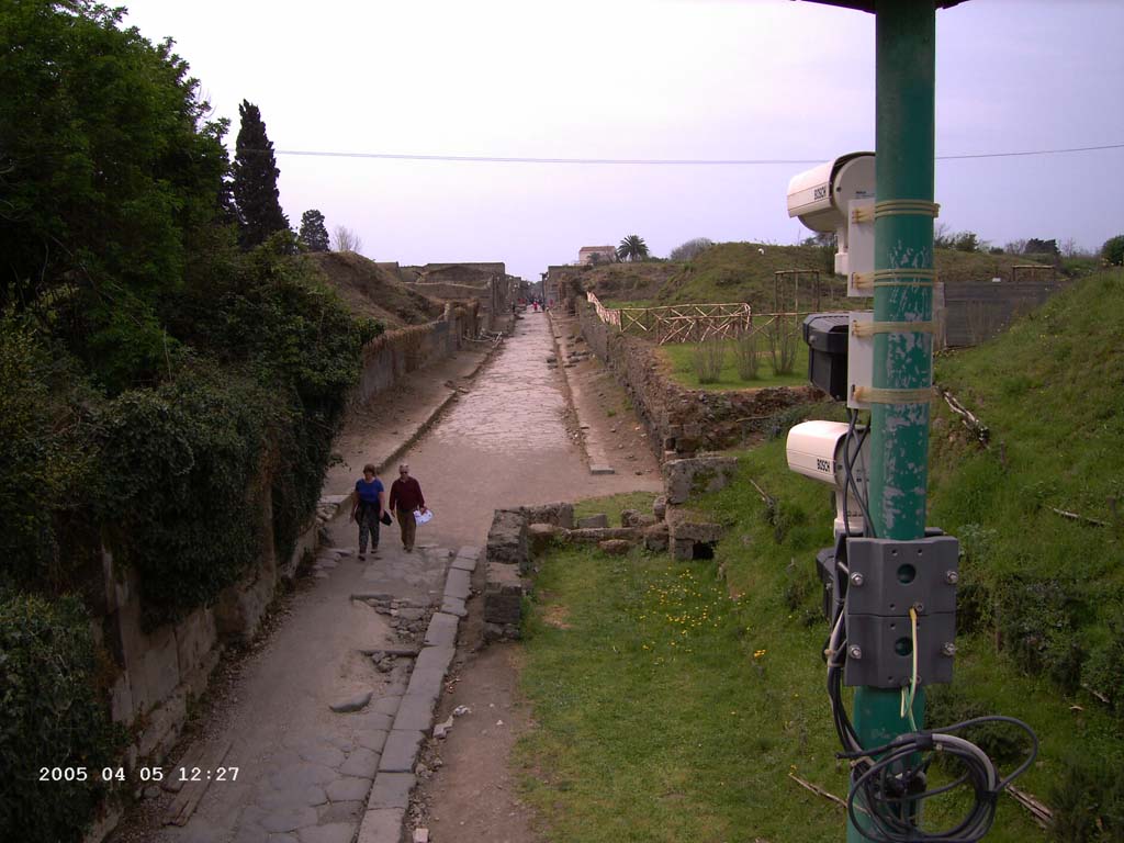 Via dell’Abbondanza. Looking west through the Sarno Gate. September 2006.