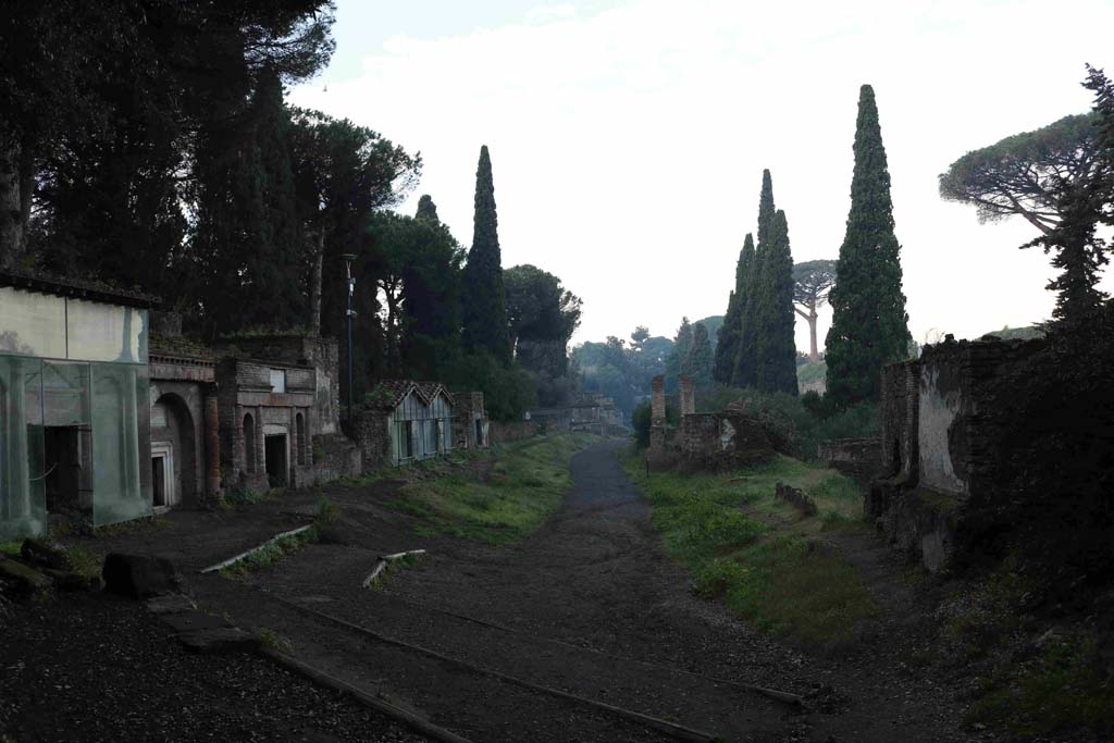 Via delle Tombe, south side, Pompeii. October 2022. 
Looking south-west towards tombs, from junction with Via di Nocera. Photo courtesy of Klaus Heese.
