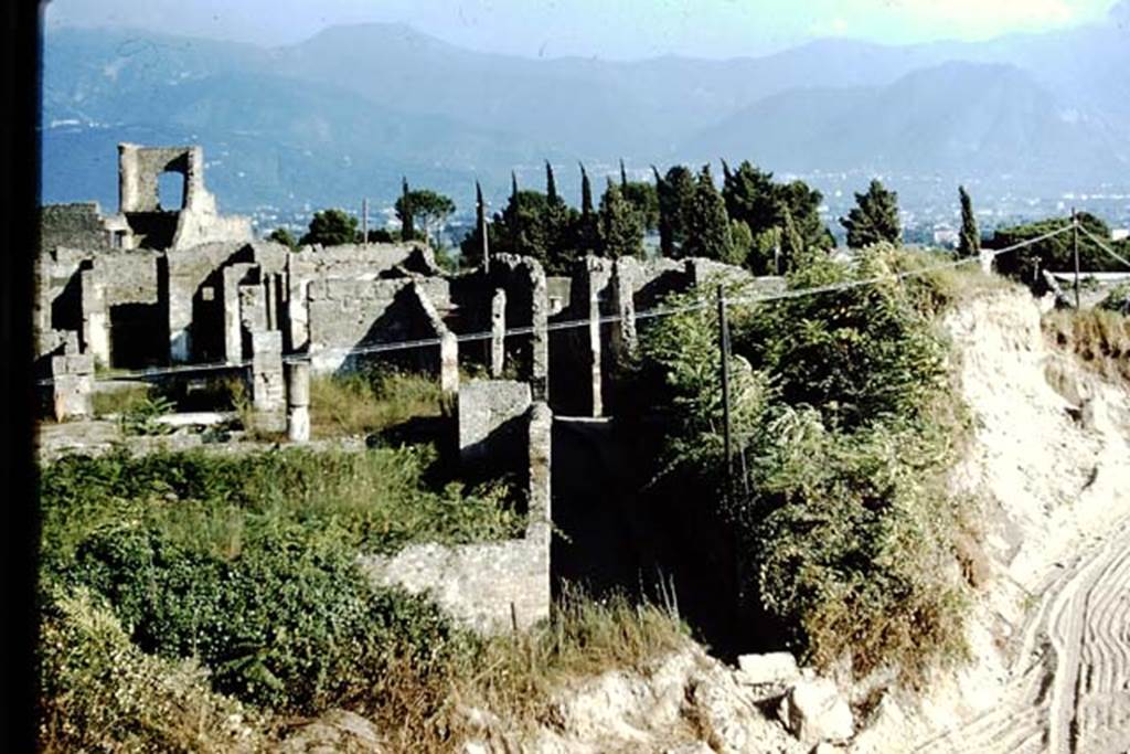Vicolo dei Soprastanti, to the left, at its junction with Vicolo del Gigante, ahead. 1959.
Photo by Stanley A. Jashemski.
Source: The Wilhelmina and Stanley A. Jashemski archive in the University of Maryland Library, Special Collections (See collection page) and made available under the Creative Commons Attribution-Non Commercial License v.4. See Licence and use details.
J59f0101
