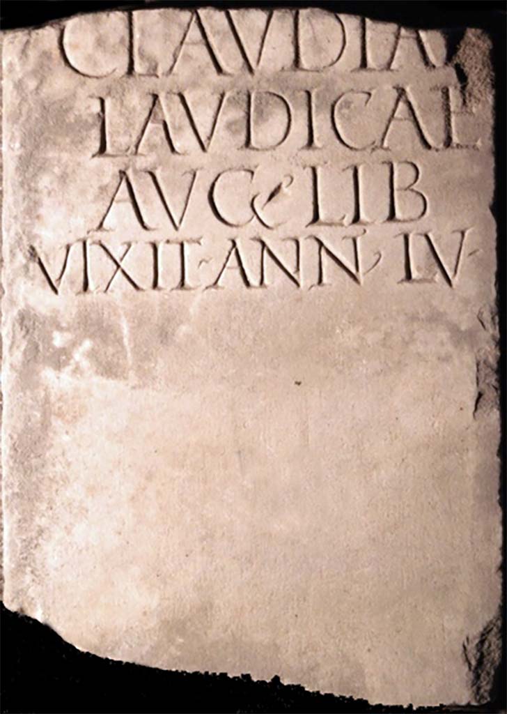 Fondo Santilli. Marble columella of Lucio Laturnio Grato.
Found in the area between wall and tomb, 0,97m high, 0.32m wide. Elongated letters, written carelessly:
