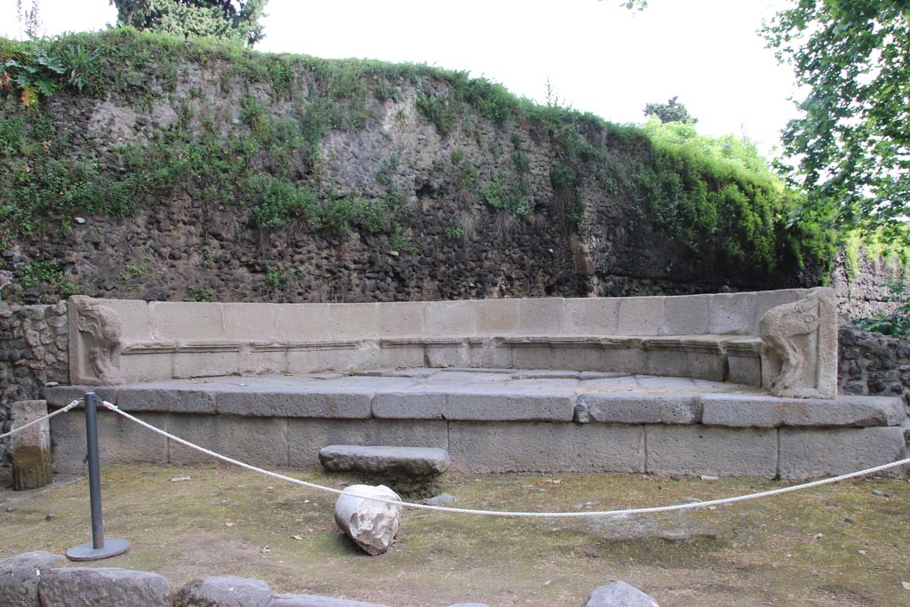 SGD Pompeii. May 2024. Schola tomb of M. Tullio. Photo courtesy of Klaus Heese.

