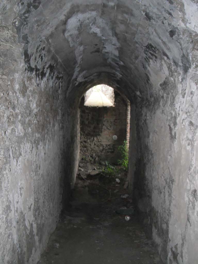 Tower V, Pompeii. May 2011. Looking east along corridor. Photo courtesy of Ivo van der Graaff.