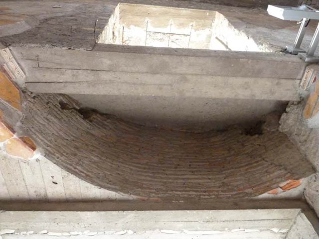Oplontis, September 2015. Room 8, detail of upper west wall.