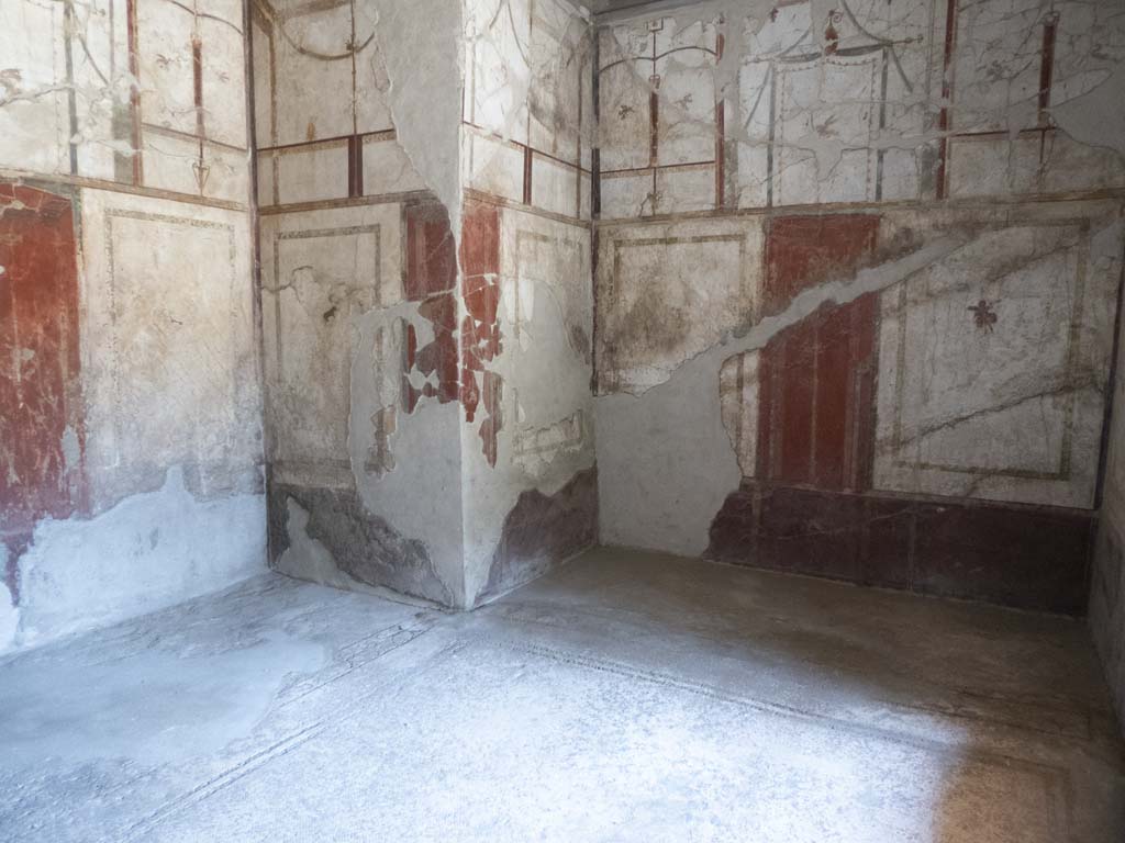 Oplontis Villa of Poppea, September 2017. Room 41, looking north-west across cubiculum.
Foto Annette Haug, ERC Grant 681269 DÉCOR.

