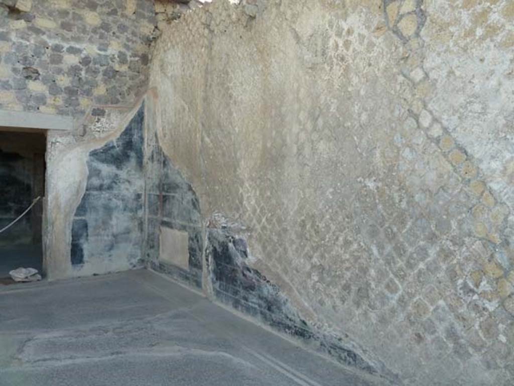 Stabiae, Secondo Complesso, September 2015. Room 17, south wall with doorway into room 15.