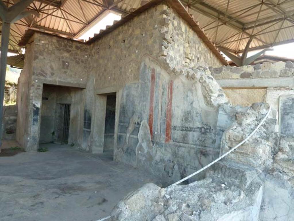 Stabiae, Secondo Complesso (Villa B), September 2015. Room 14, west wall with painted decoration.