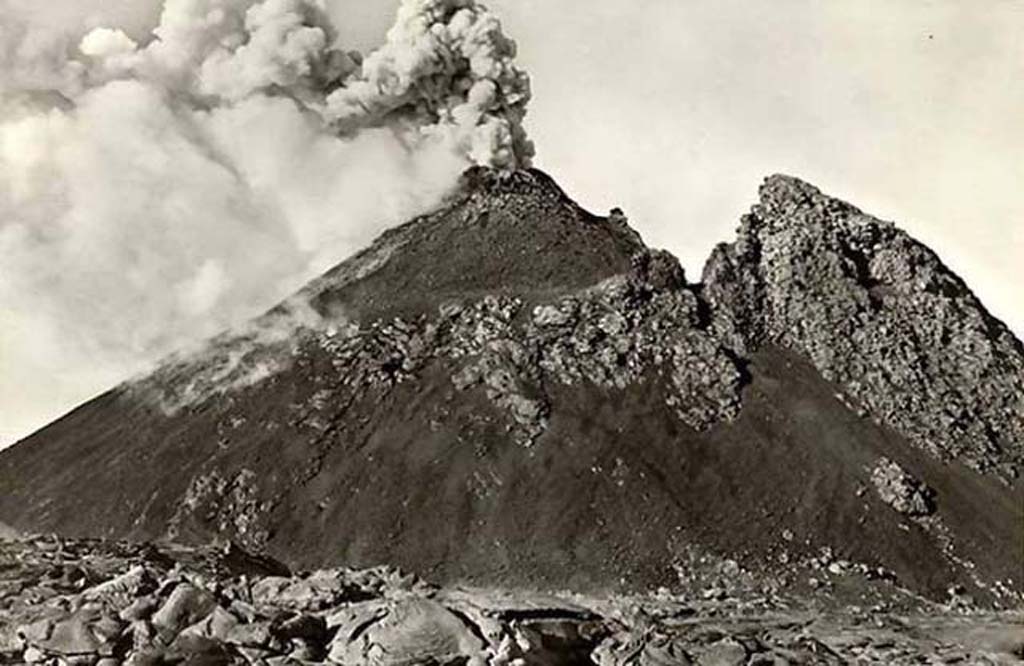 Vesuvius eruption 6th July 1924, Old postcard showing central crater with lava flows from the south.